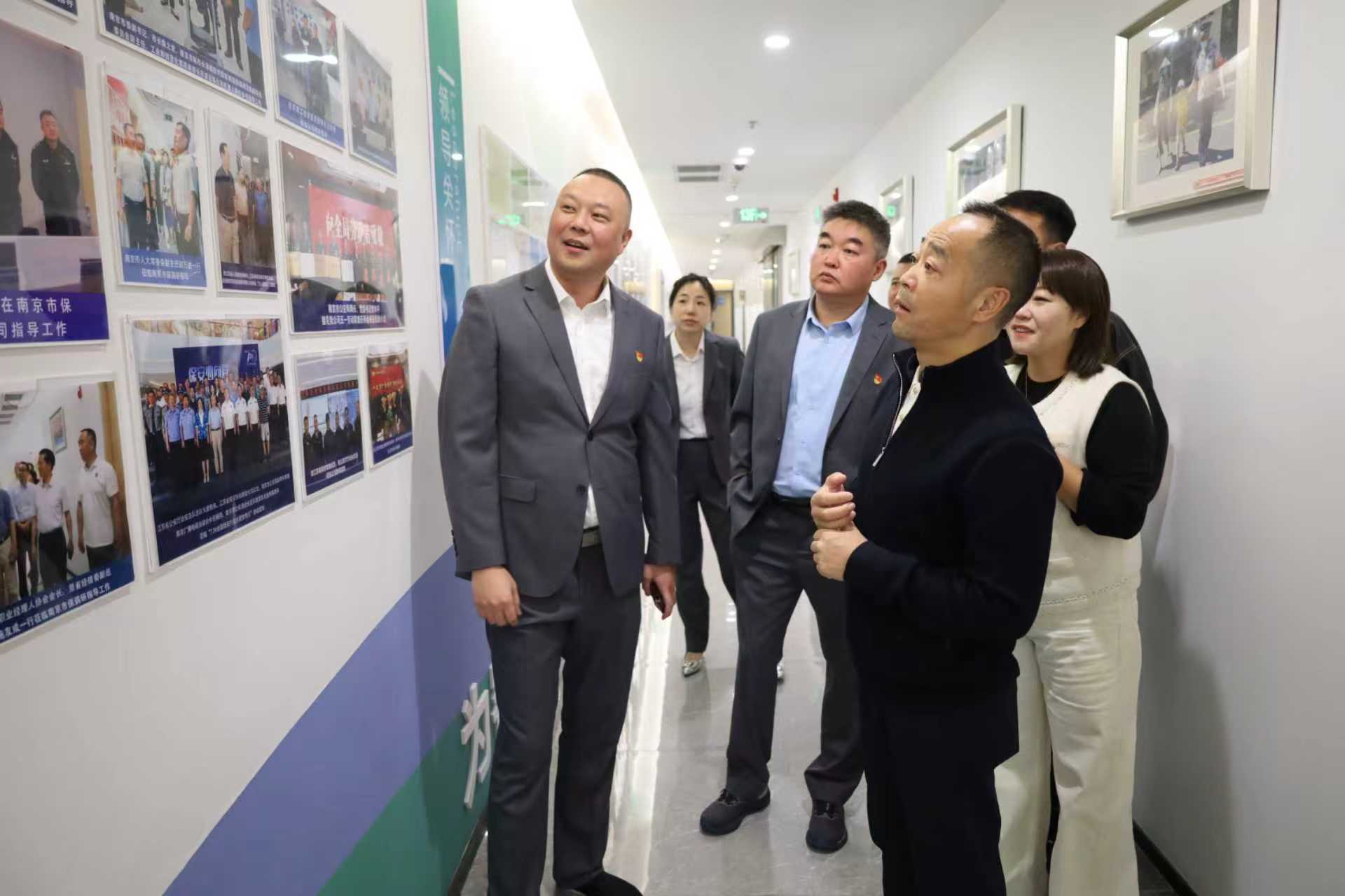 803ce8829faf63a26182586fa933854f